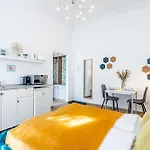 Central Apartment, Quiet, Perfect Location